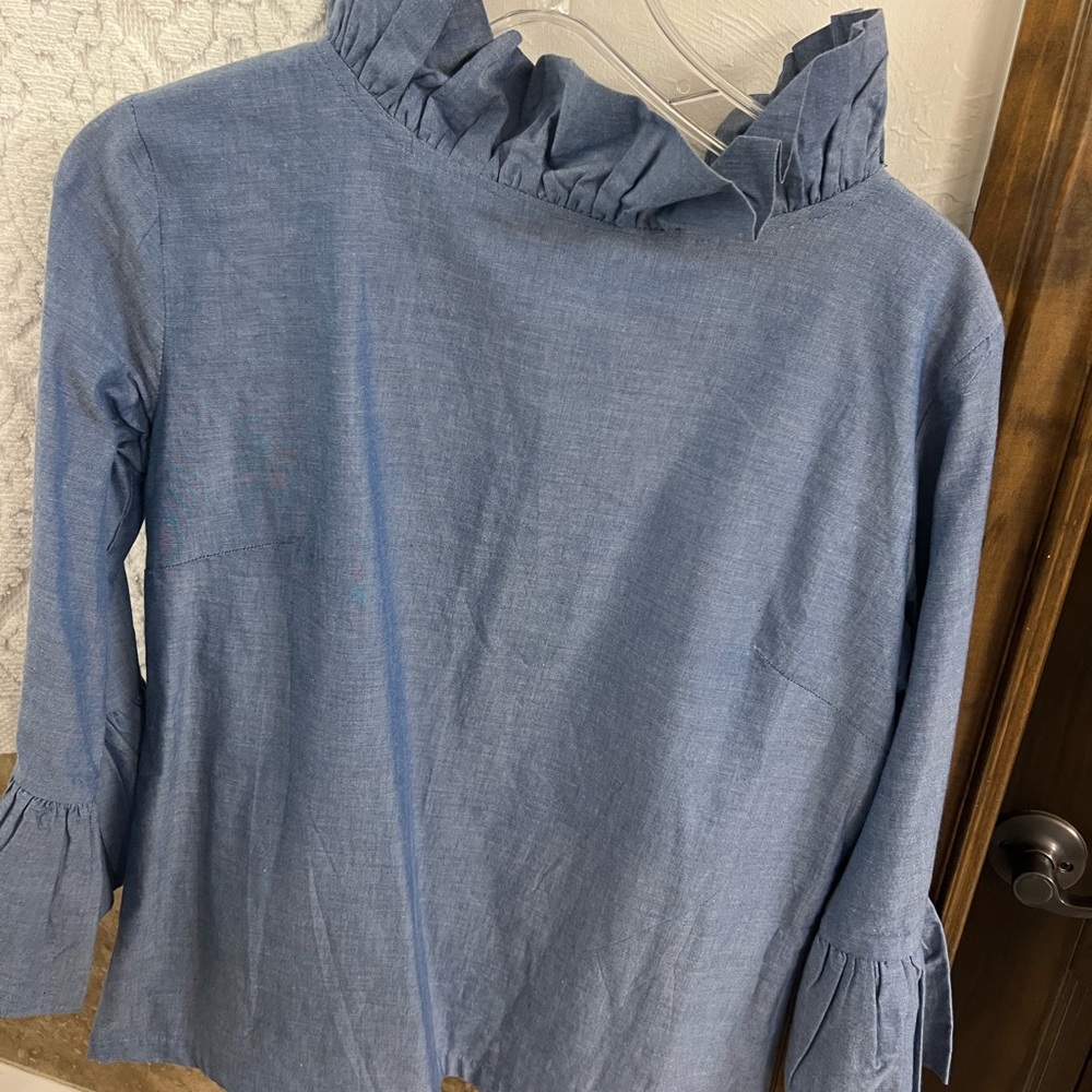 Like new denim color EWD top